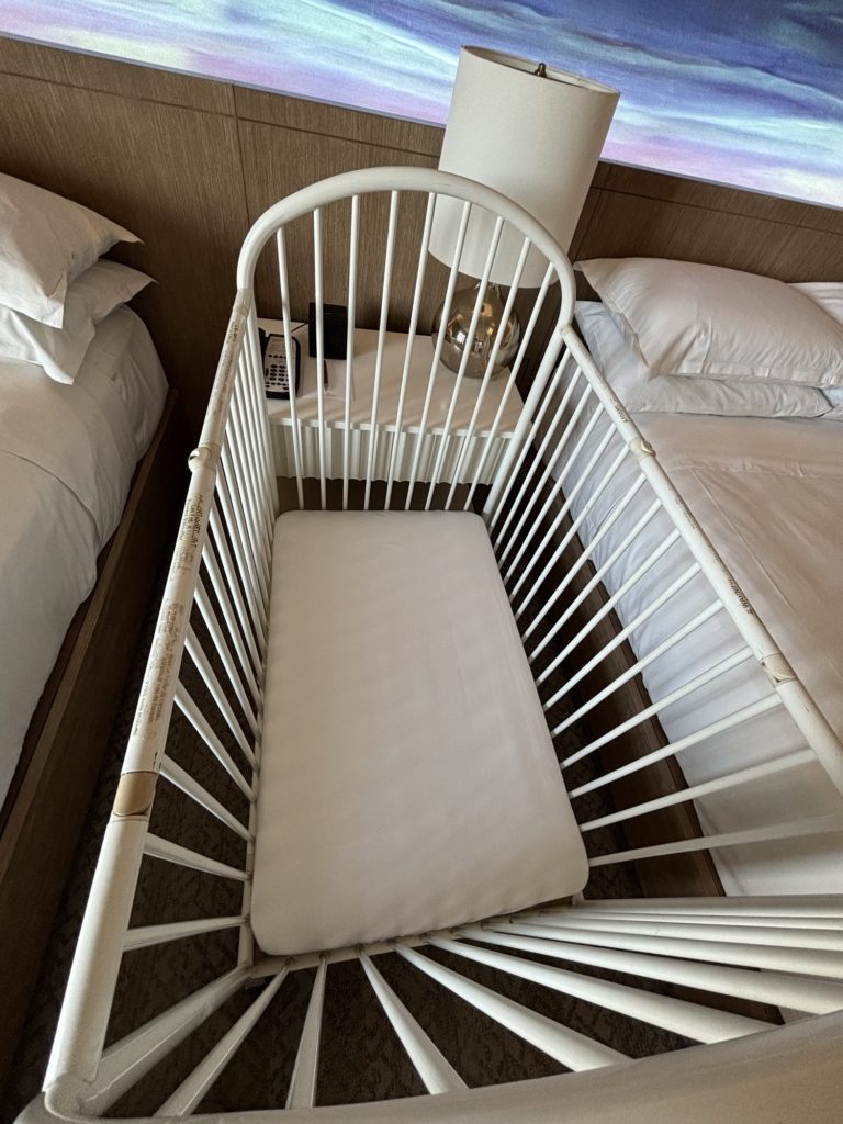 シェラトンワイキキのベビーベッド