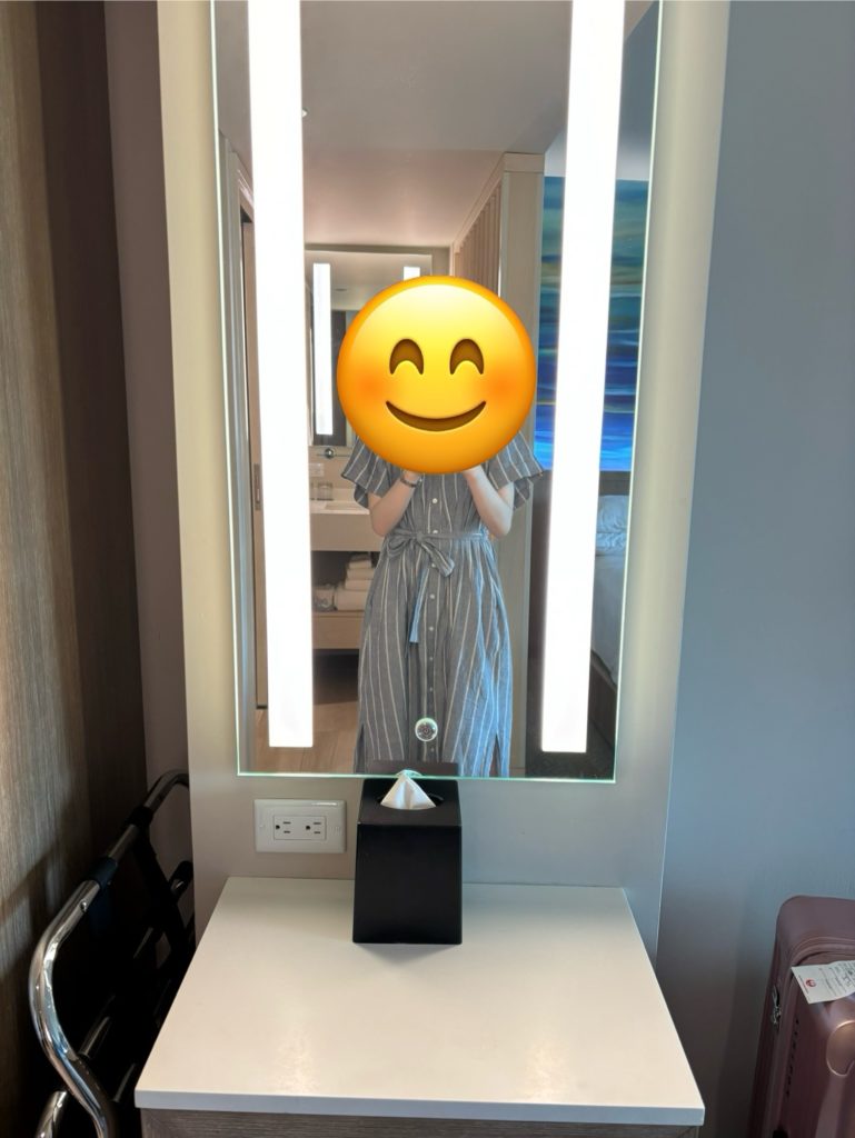 シェラトンワイキキの女優ミラー